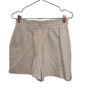 NYC crème beach linen shorts. Size small